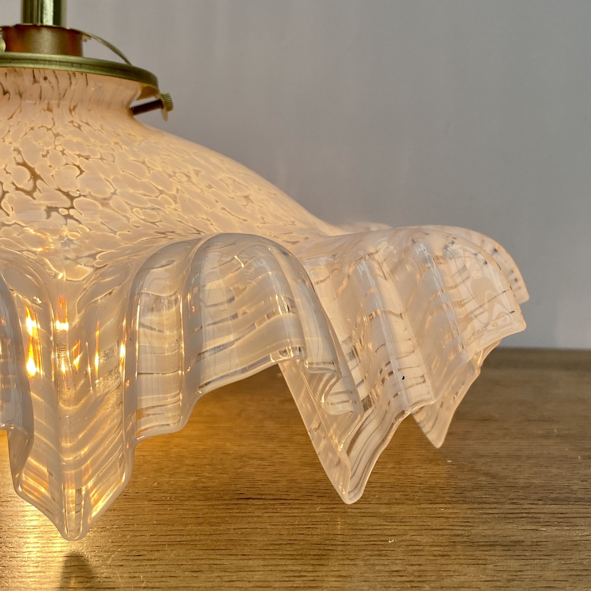 Vintage lampshade suspension in pale pink clichy glass