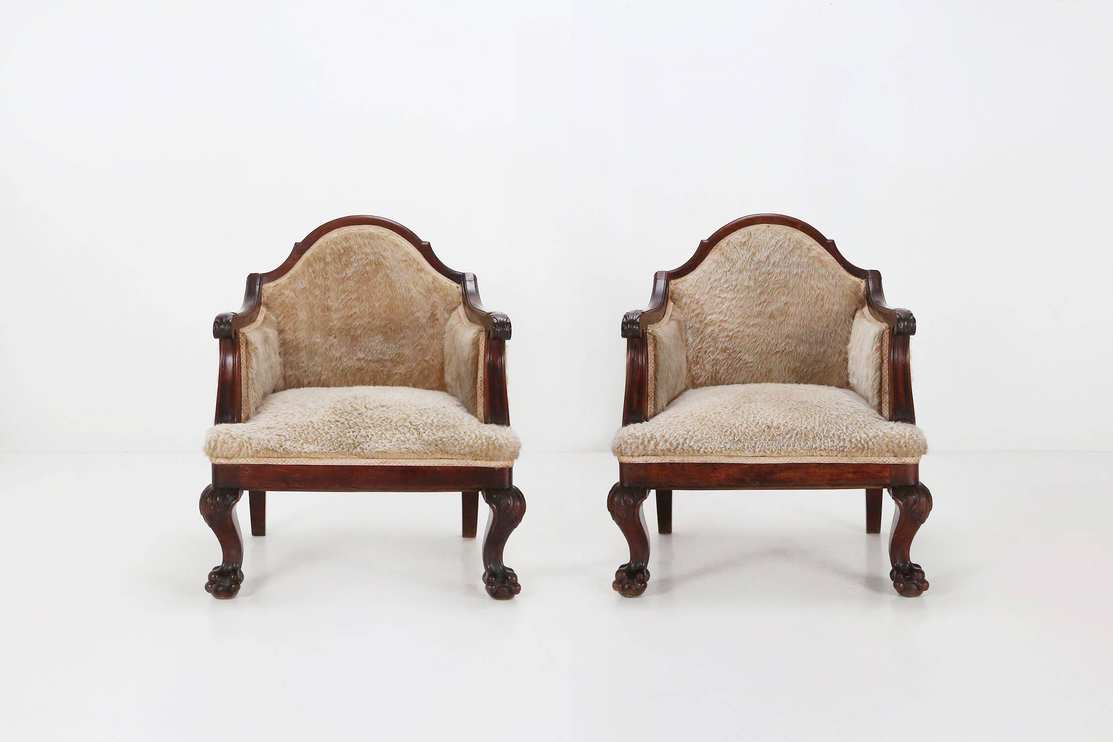 Set early Empire solid mahogany wood and sheepskin armchairs, 1820s
