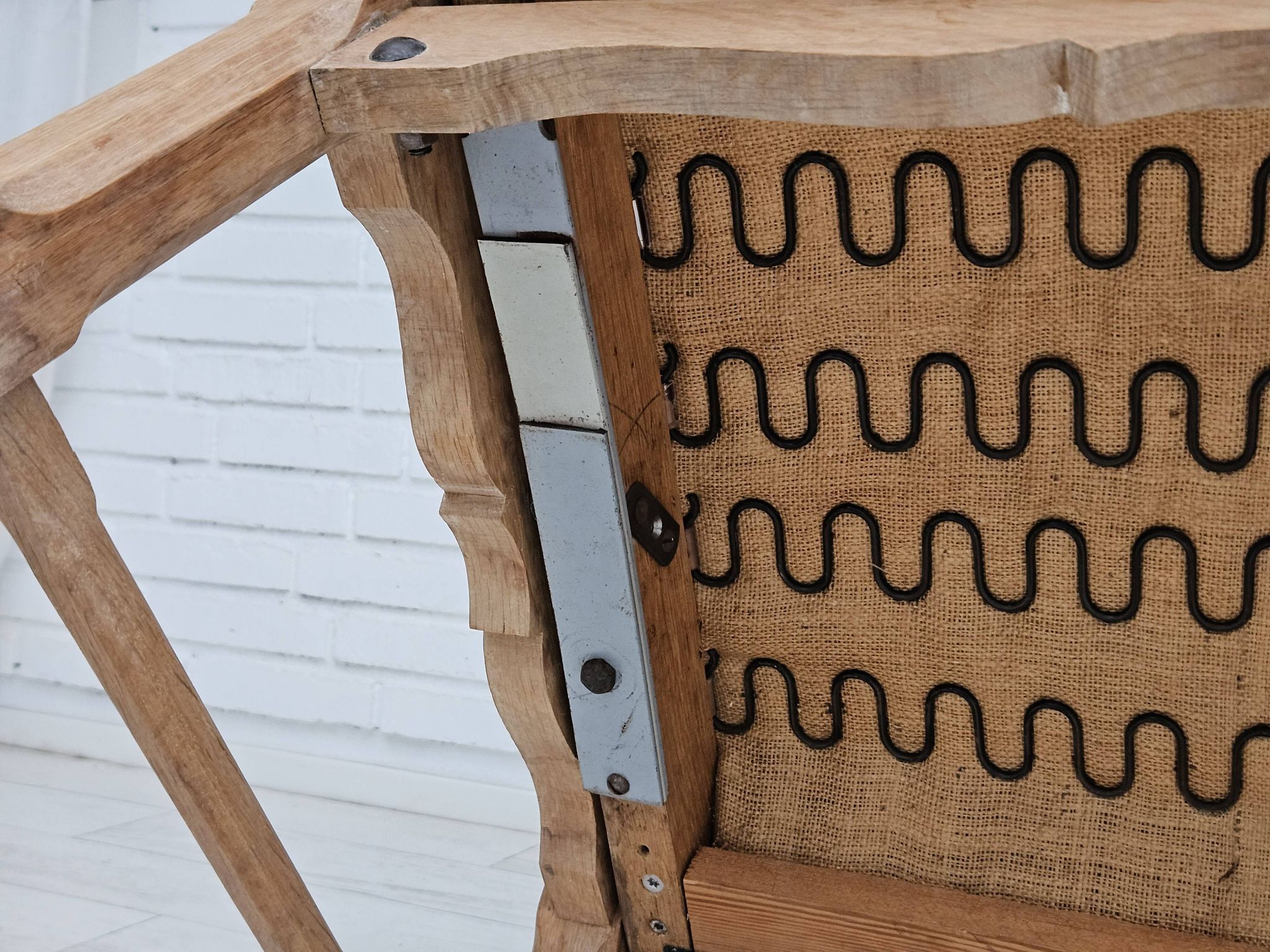Chaise à bascule danoise à dossier haut, très bon état d'origine.