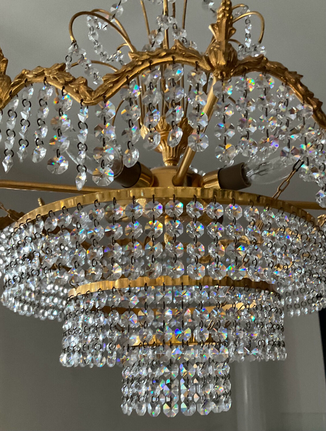 Waterfall chandelier in gilded bronze and crystal tassels