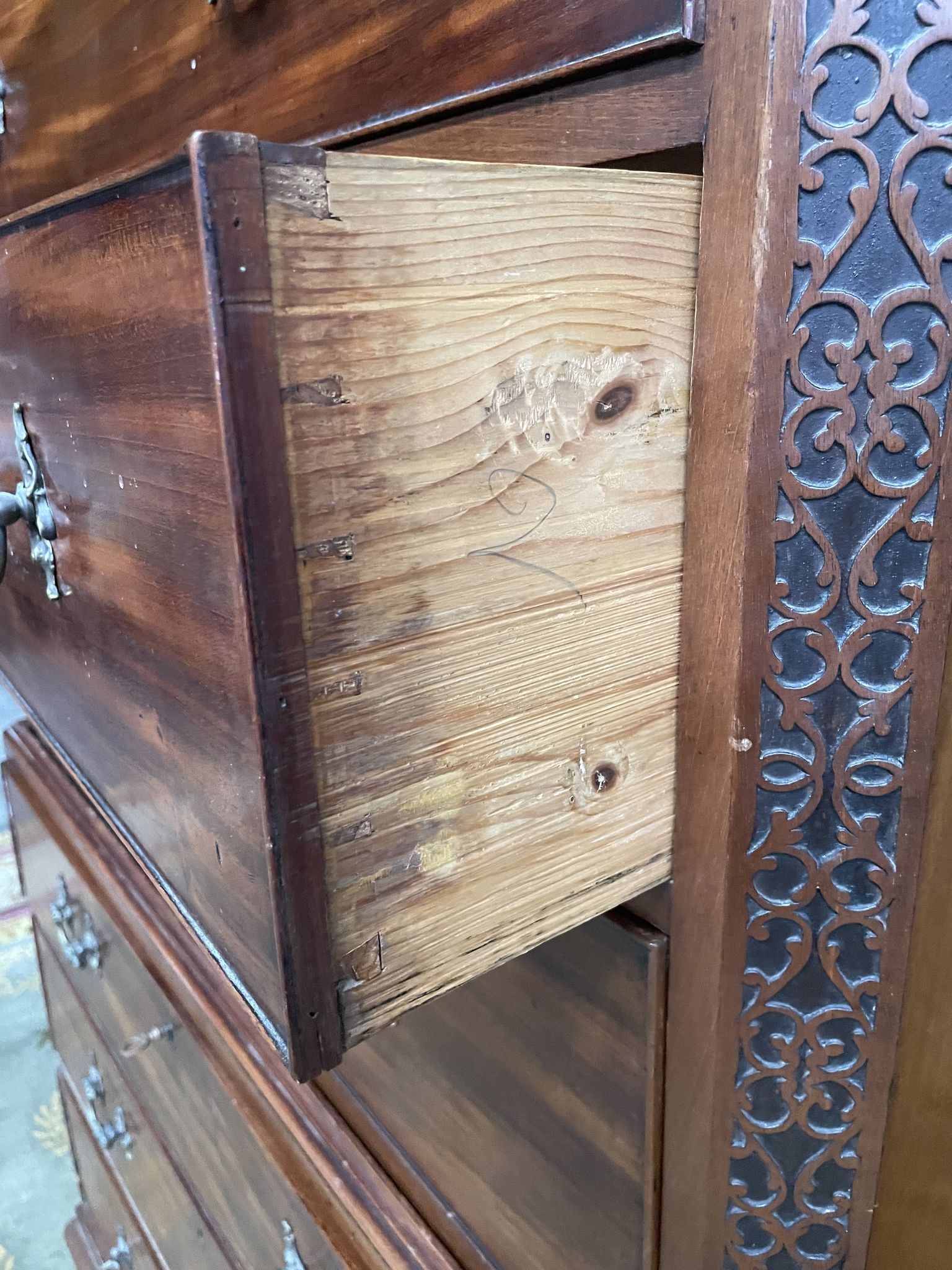 Commode dites « Tallboy » anglais 19eme