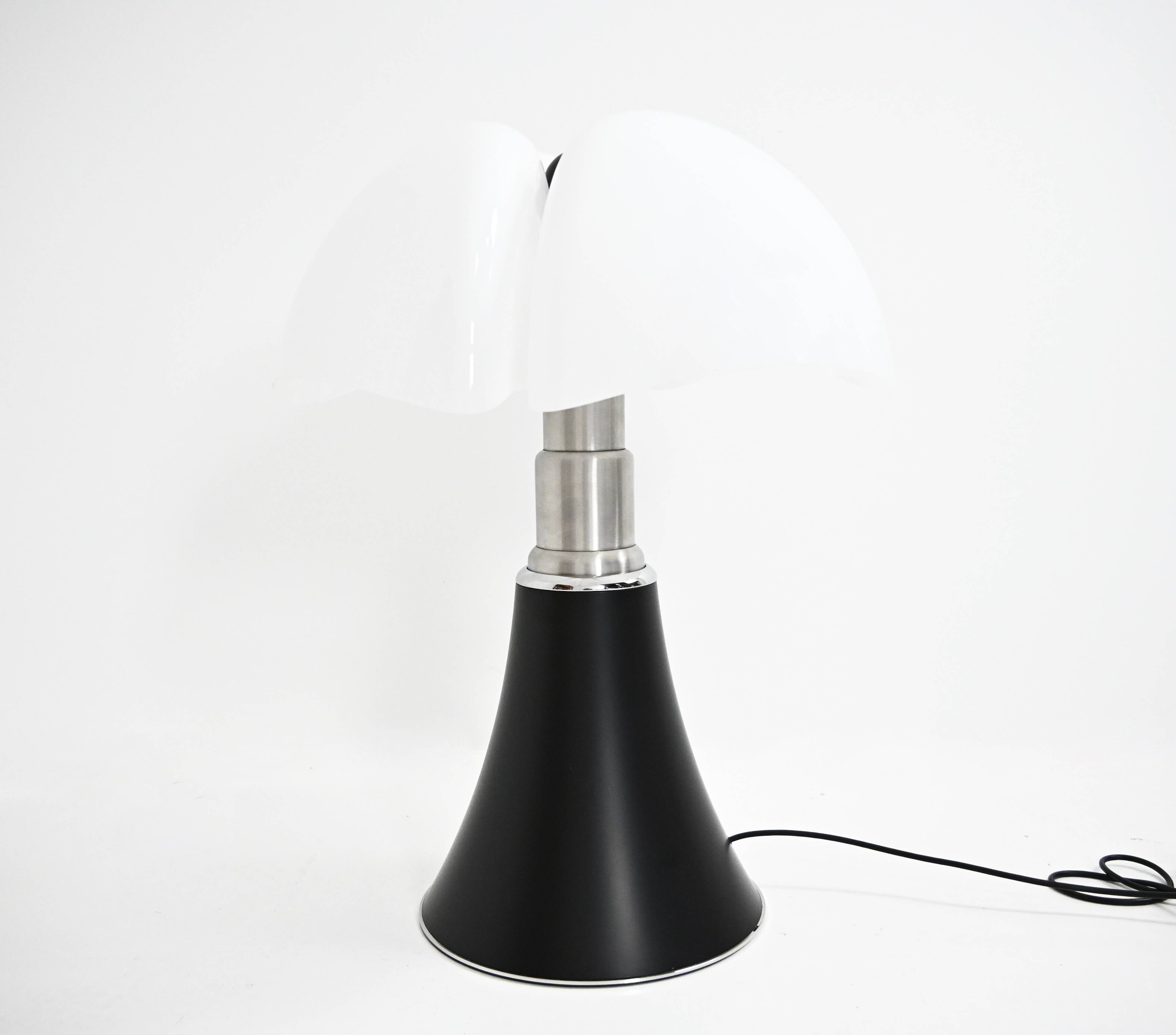Black "Pipistrello" table lamp by Gae Aulenti for Martinelli.