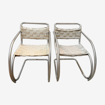 Paire de fauteuils MR20 de Mies van der Rohe