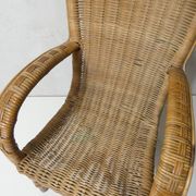 Ancien fauteuil en rotin pour enfant
