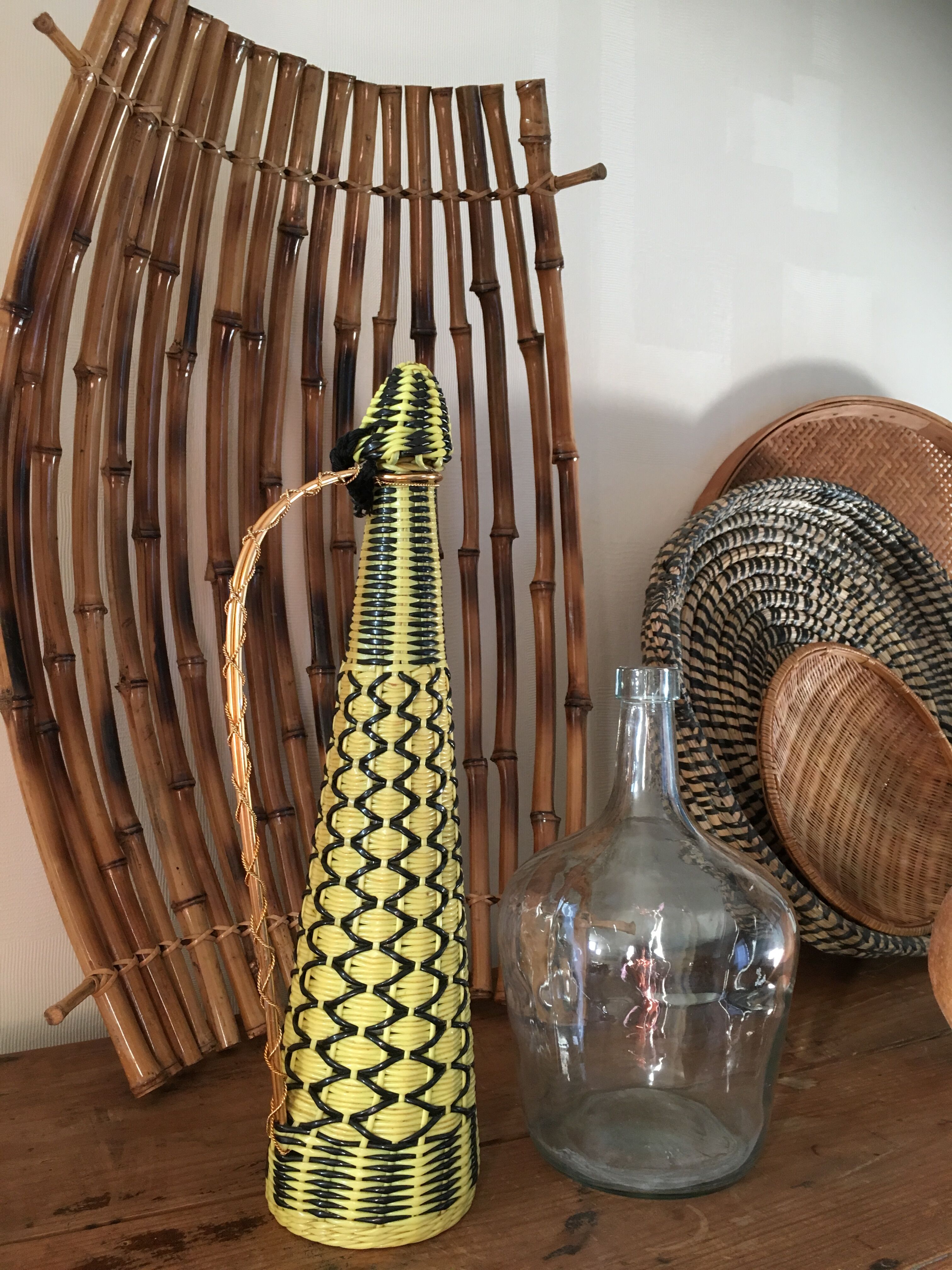 Scoubidou yellow bottle