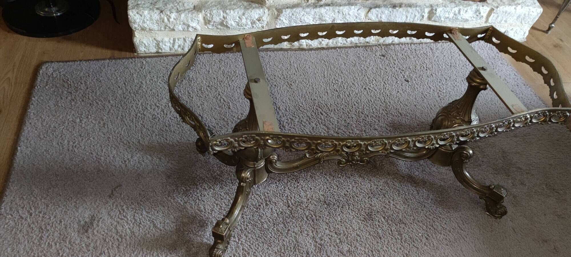 Mid-20th century neoclassical Hollywood Regency coffee table