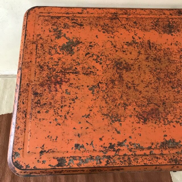 Foldable garden table