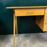 Desk with tapered feet