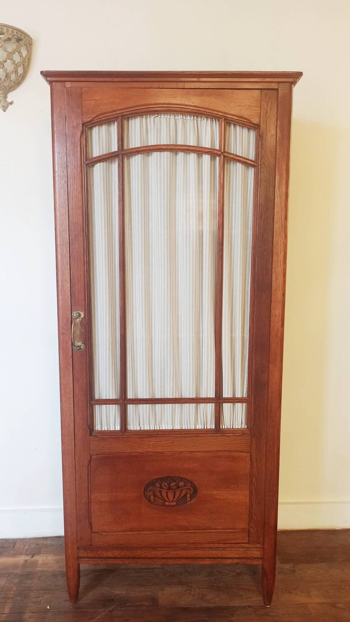 Art Deco bonnetière wardrobe in wood