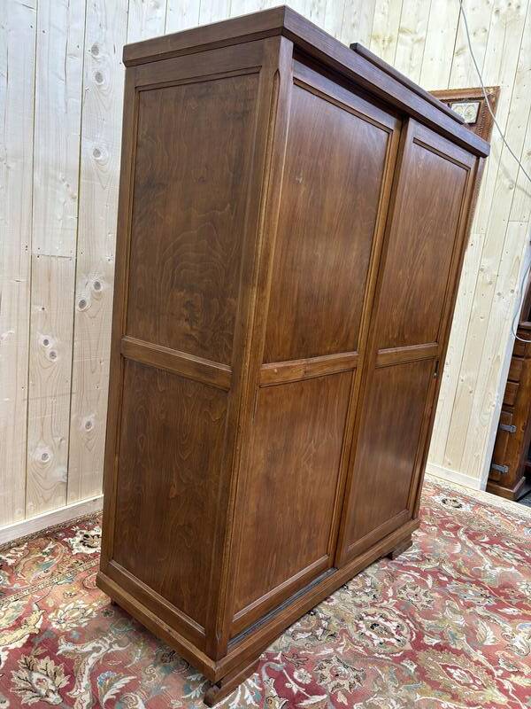 Sliding door wardrobe