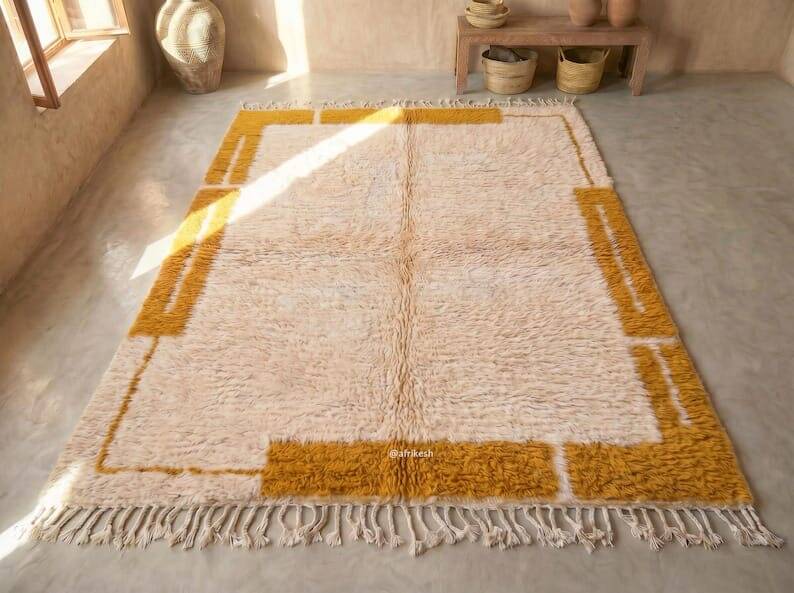 Handwoven natural wool rug, traditional craftsmanship, 150/250 cm.