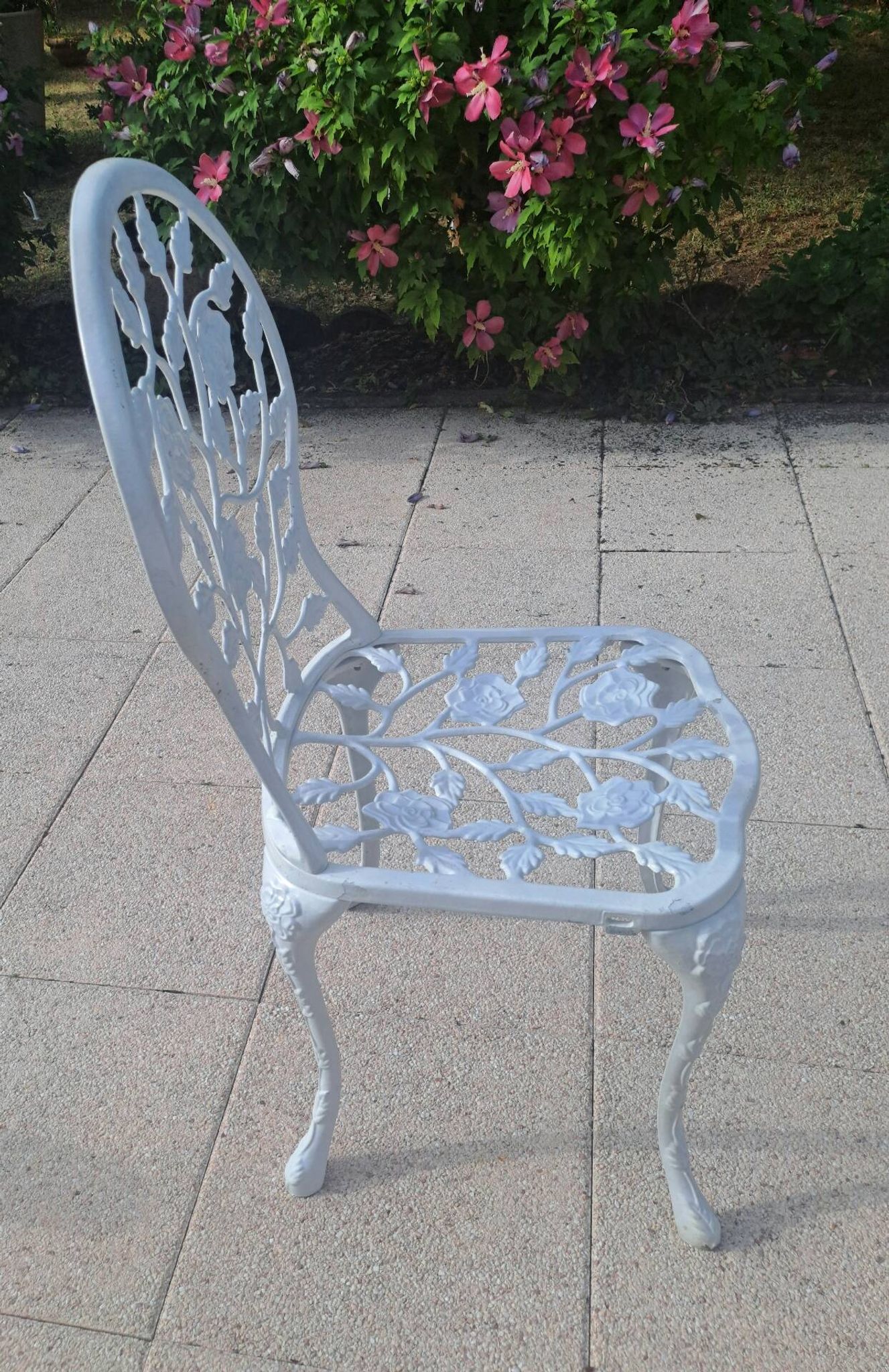 Aluminium cast chair