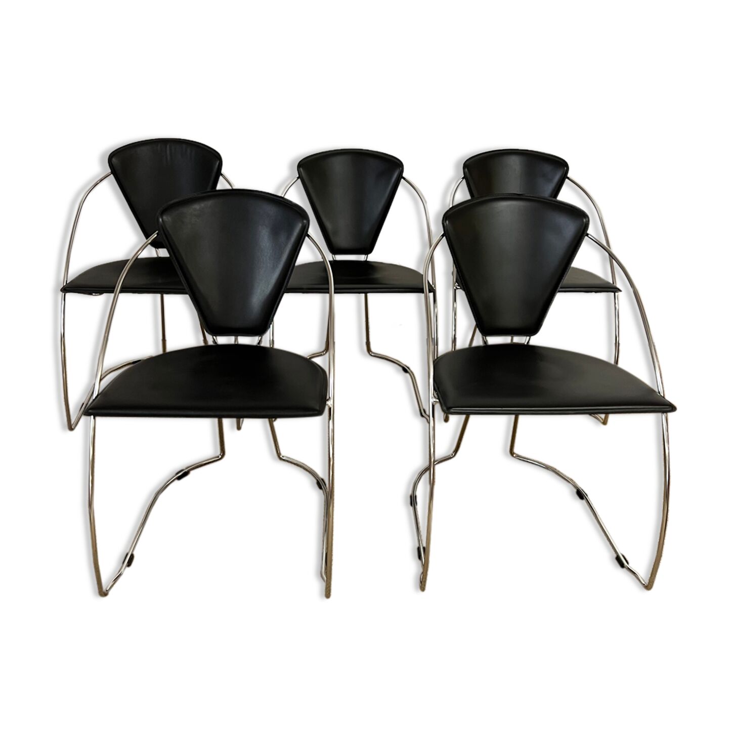 Lot 5 chairs black leather thread