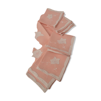 Nappe ancienne rose carrée  avec 8 serviettes ,fait main