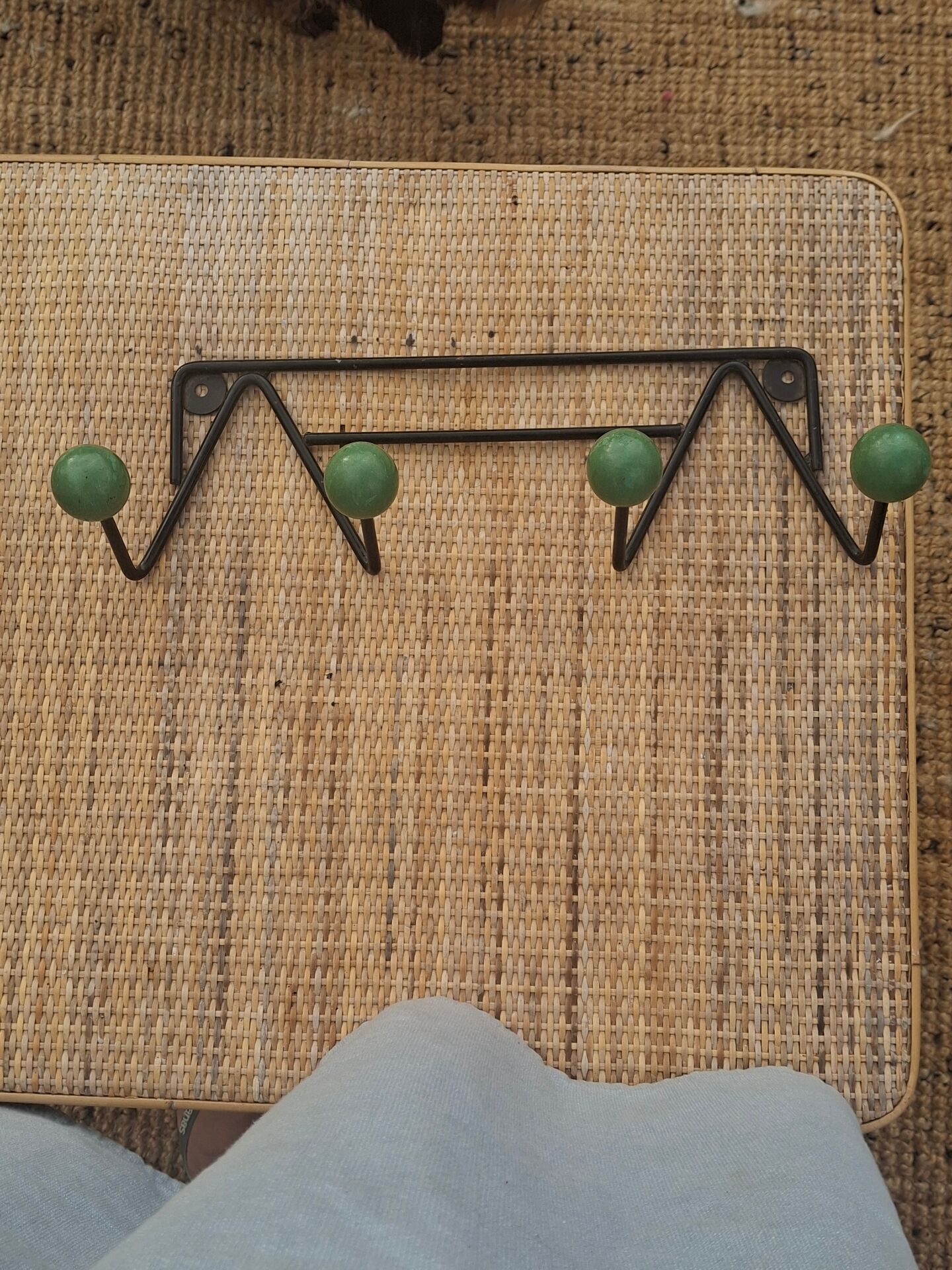 Ball coat rack