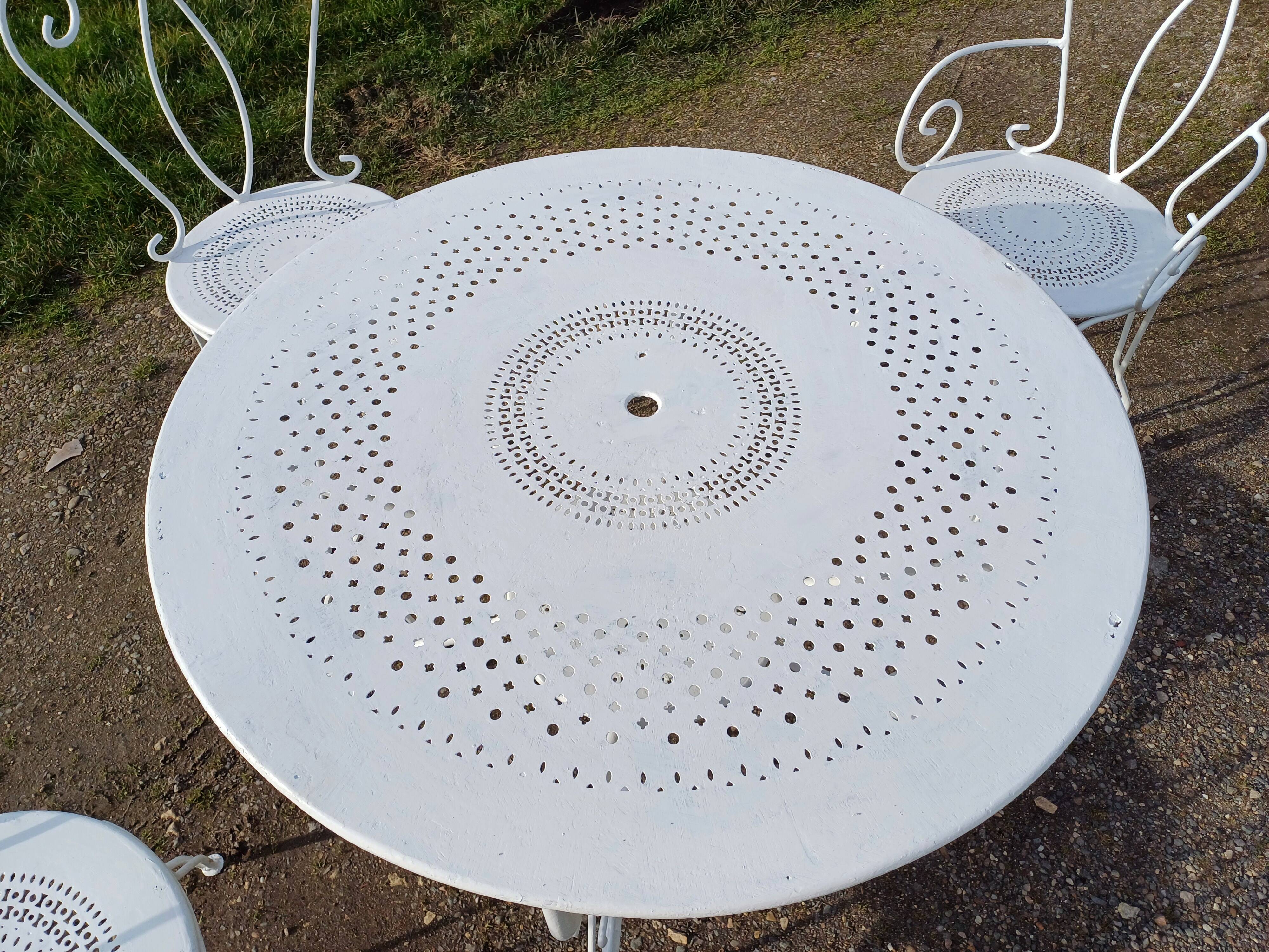 1900 wrought iron garden furniture