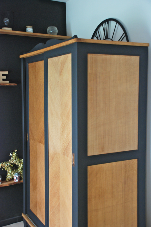 Cabinet with sliding doors 60s