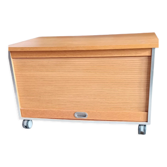 Solid wood storage box on wheels