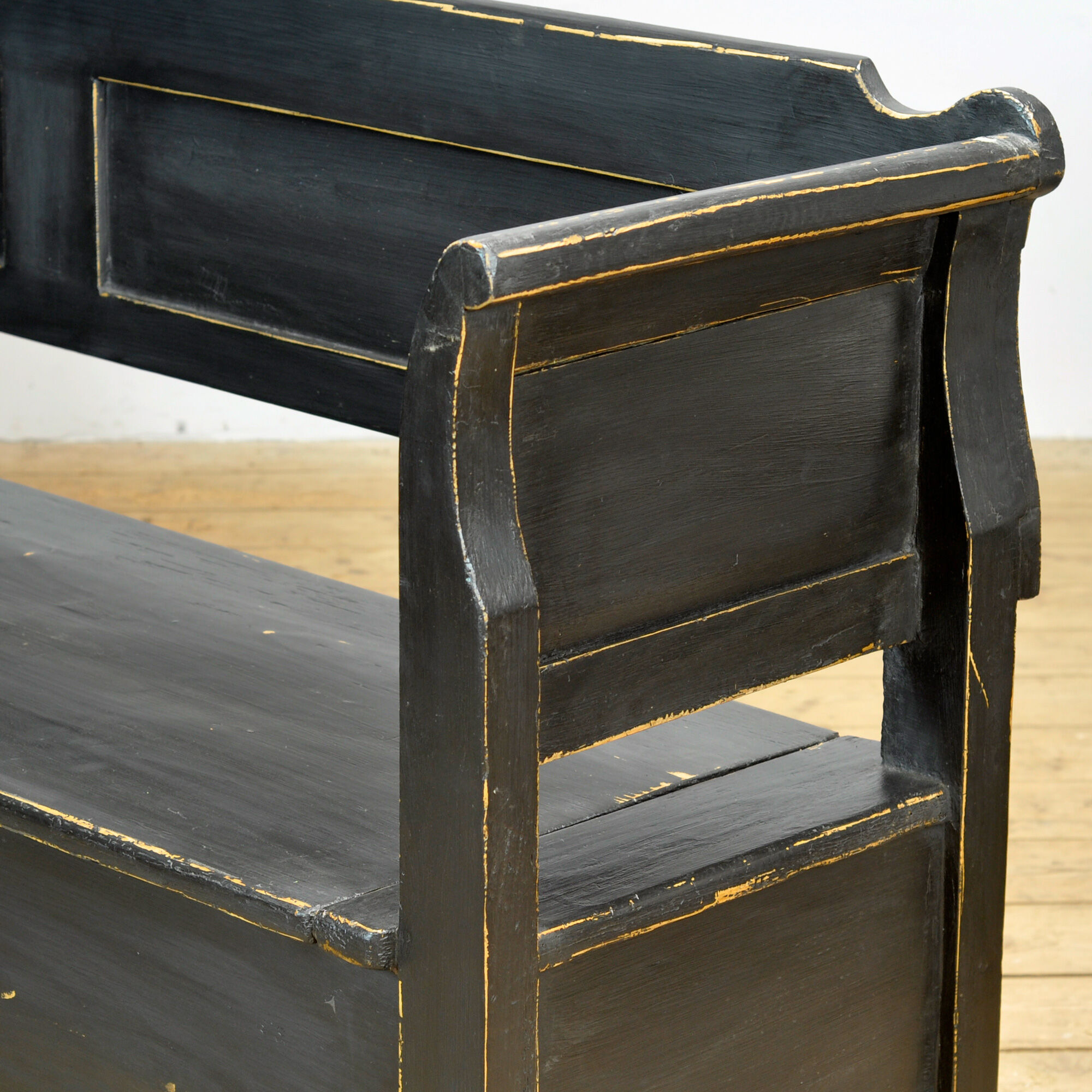 Antique pine drop-top bench, 1900s