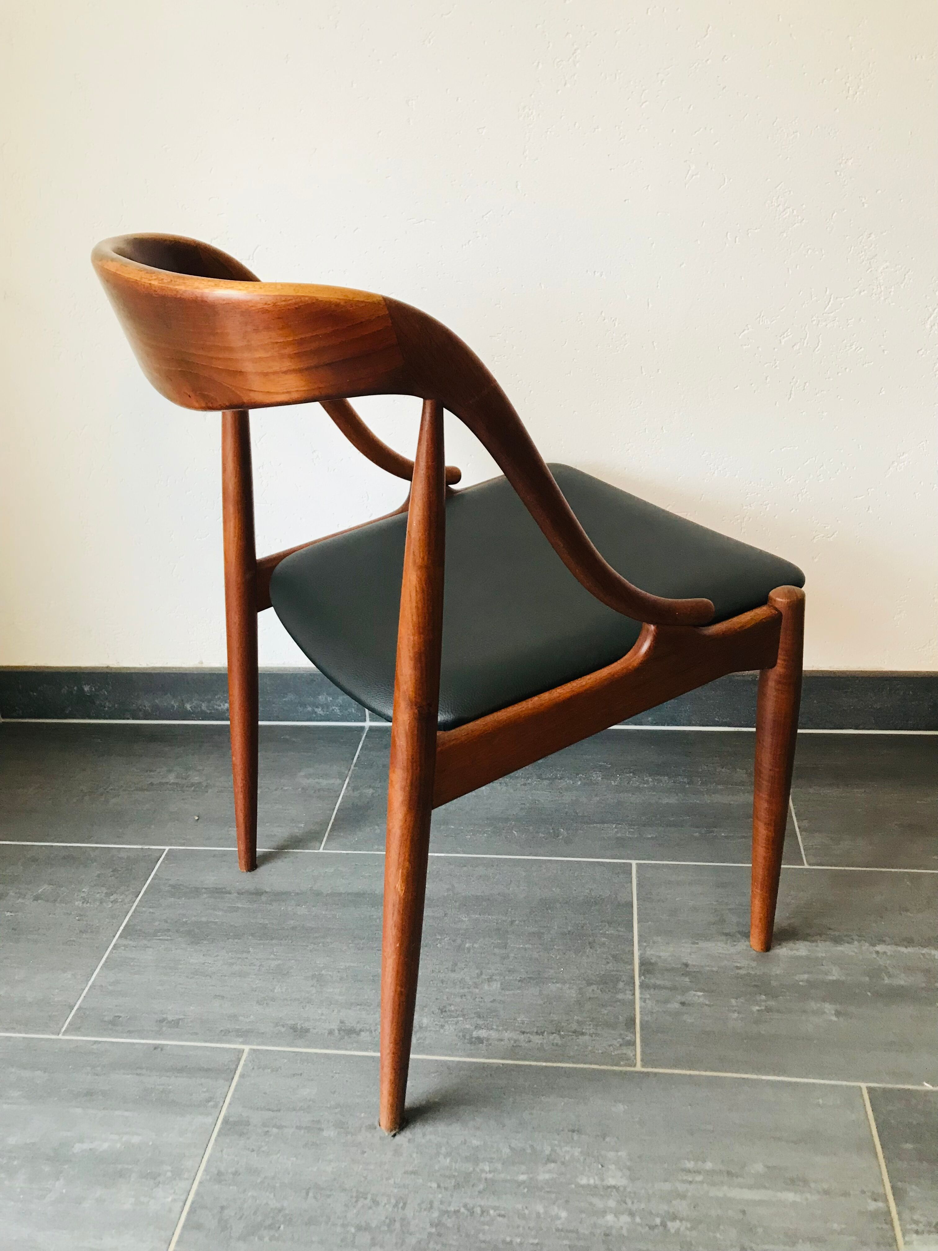 Chaise danoise Johannes Andersen 1960