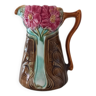 Onnaing slushie pitcher