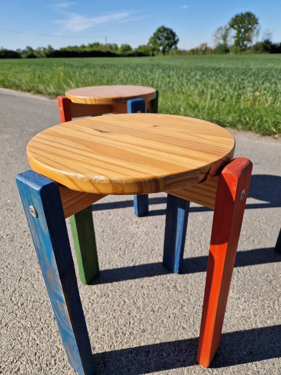 Set of 3 stackable pine stools