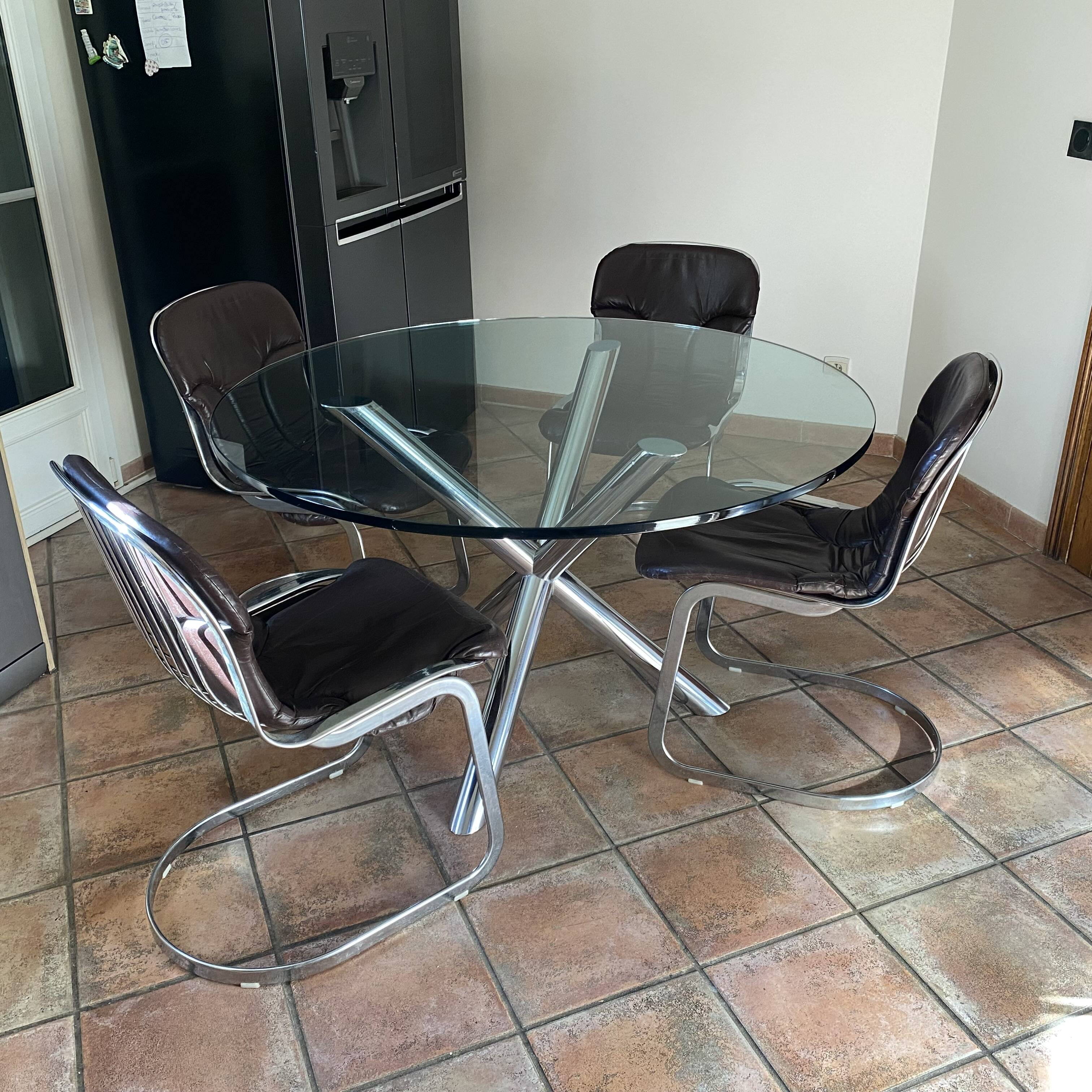 Table Renato Zevi pour Roche Bobois. 1970.