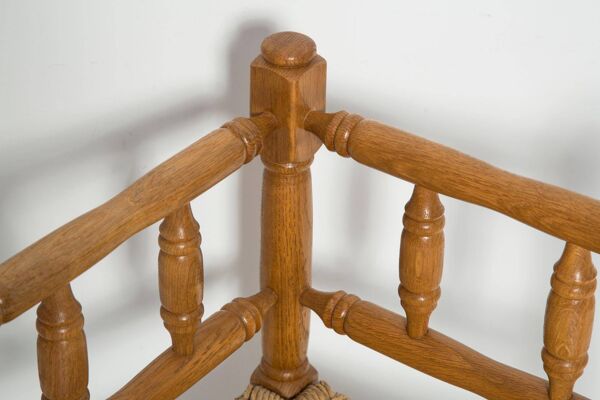 Chaise d'angle provinciale française artisanale en bois et paille, 1940s