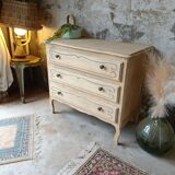 Wooden chest of drawers