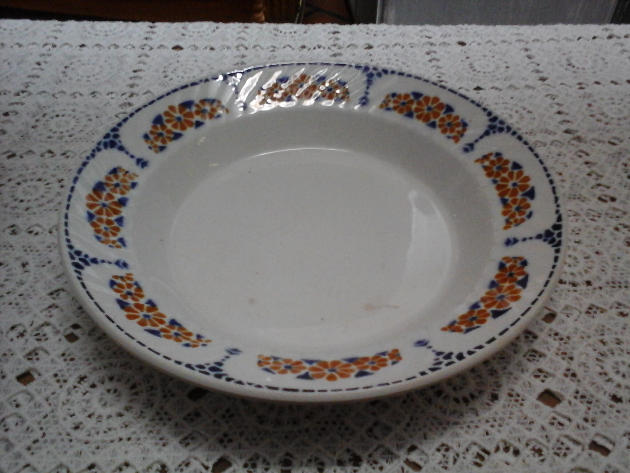 Hollow dish St Amand