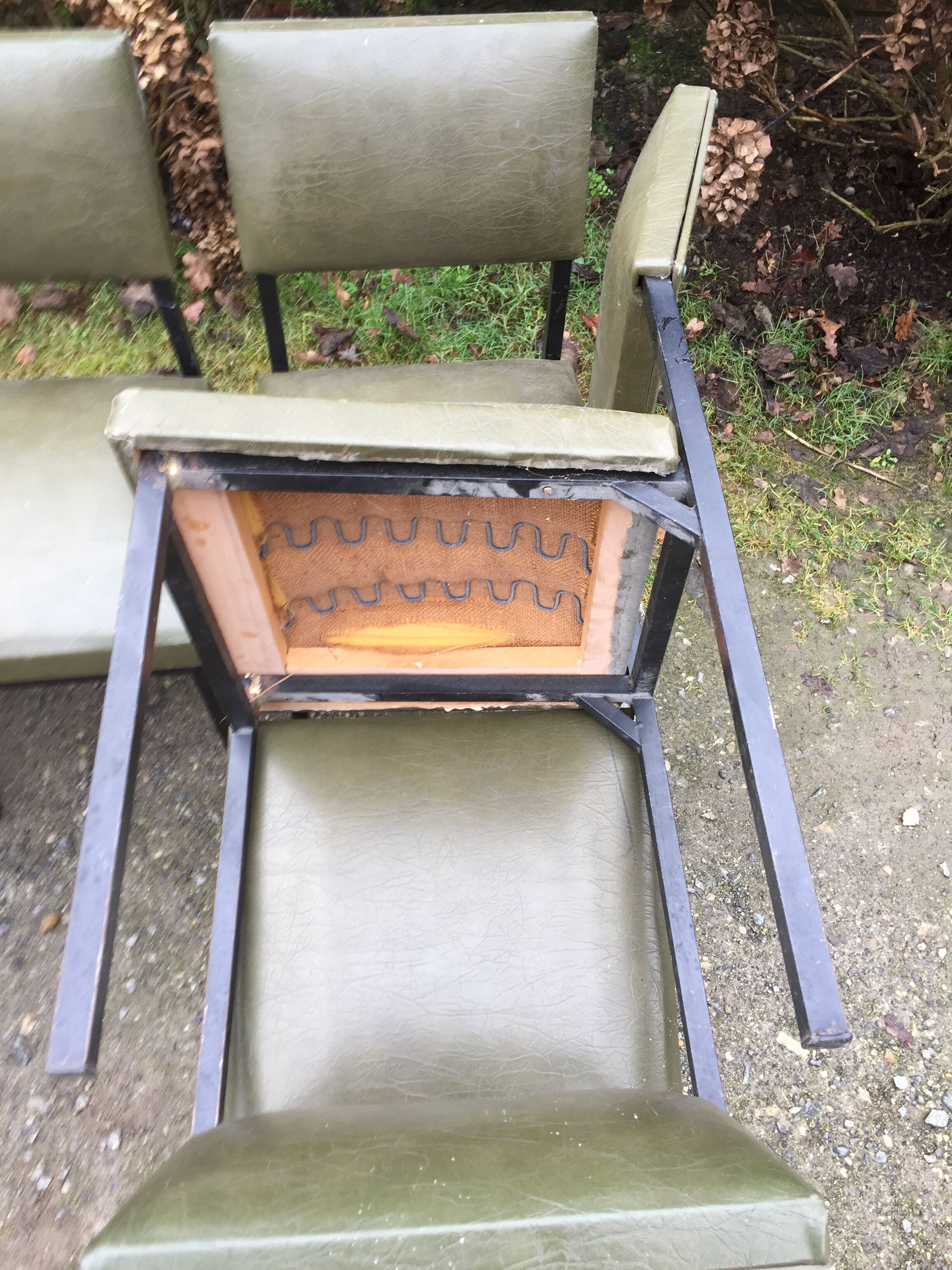 Vintage chairs guariche stone in Skaï green bottle and base in metal square tube.