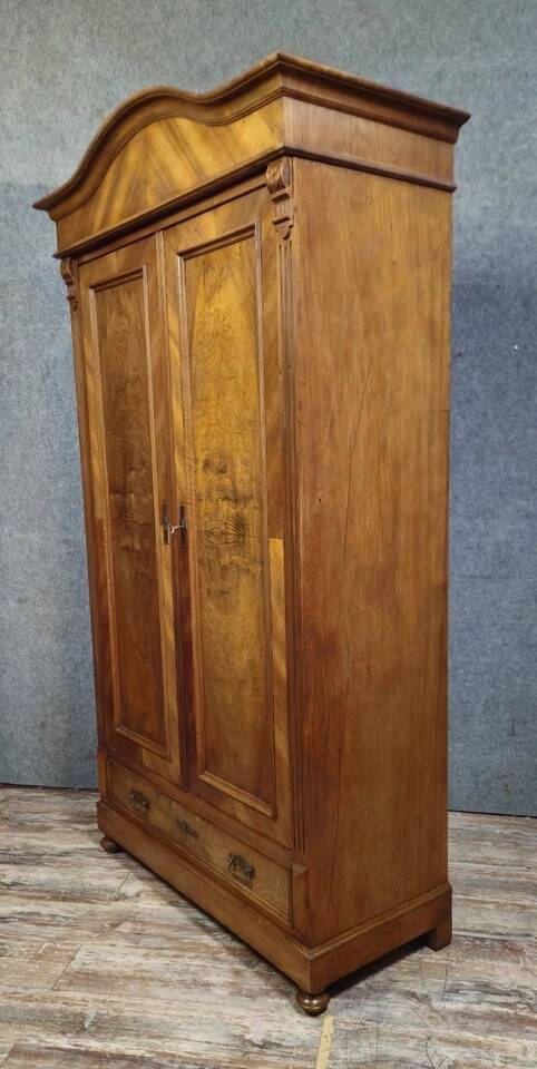 Antique Biedermeier style walnut wardrobe – Gendarme hat pediment