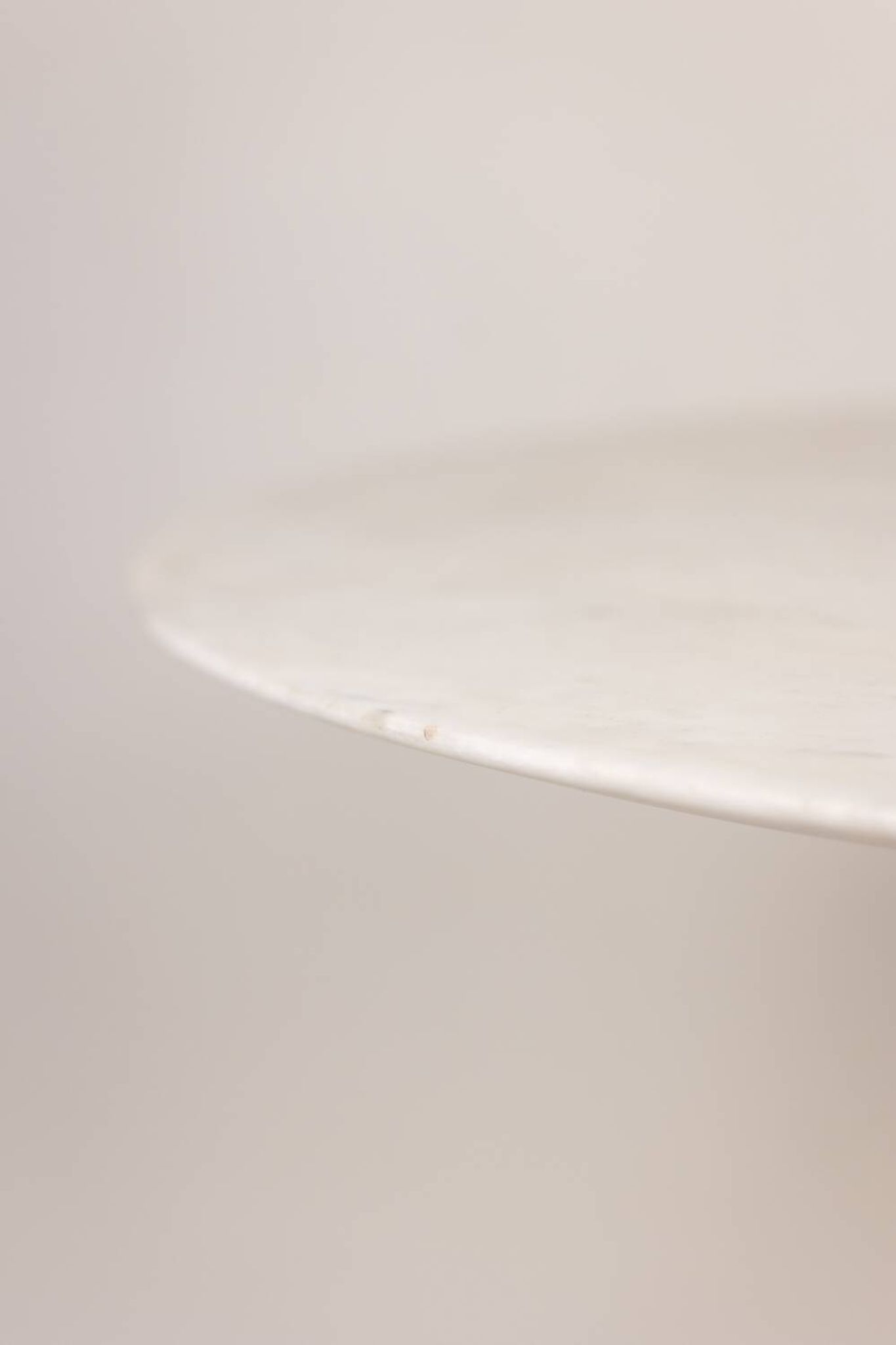 Eero Saarinen, for Knoll International. Tulip side table. Around 1970.