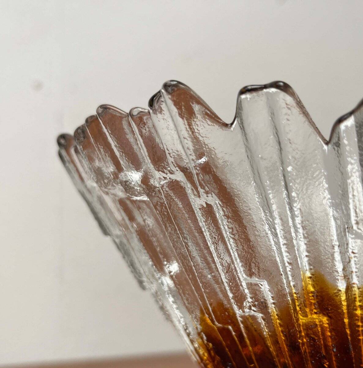 Glass bowl from the modern Revontulet series by Tauno Wirkkala for Humppila, Finland, 1960s.