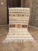 Tapis berbère unique et de taille moyenne, tapis gris, kilim marocain.