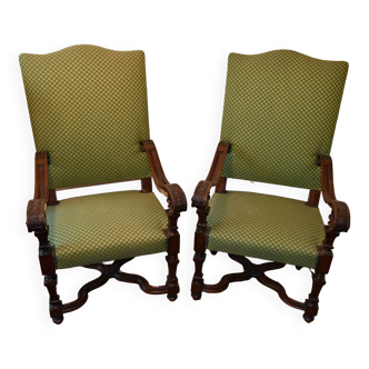Pair of 17th century ecclesiastical armchairs, Italy, in walnut