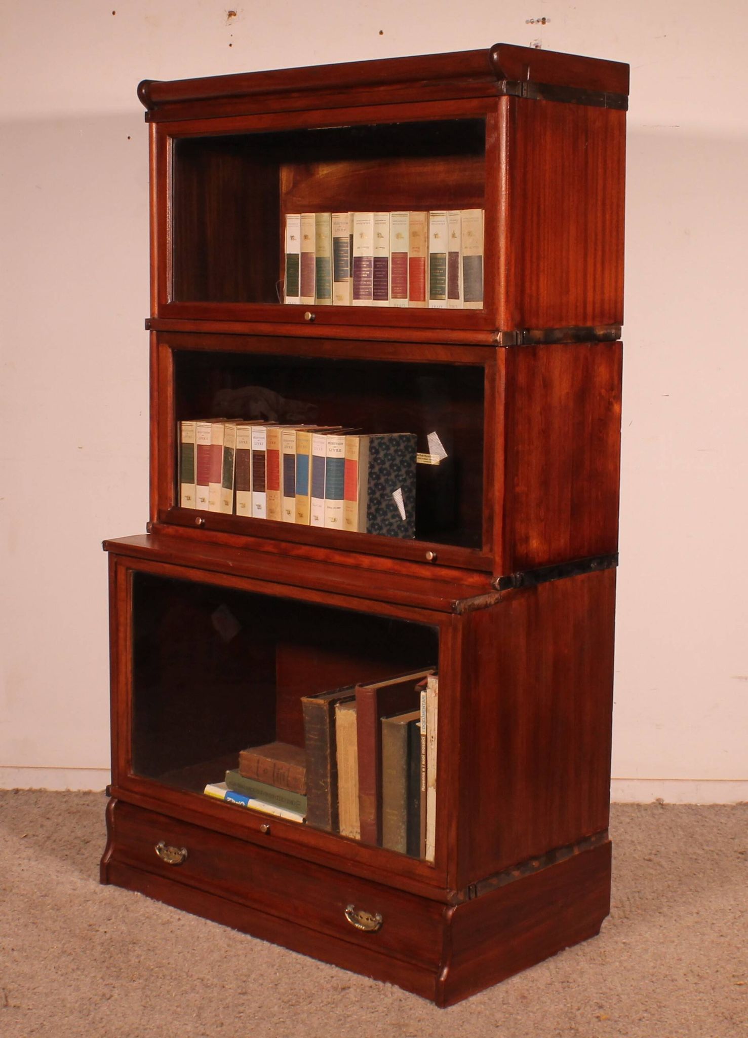 Globe Wernicke Library in Mahogany with 3 large elements and a projection.