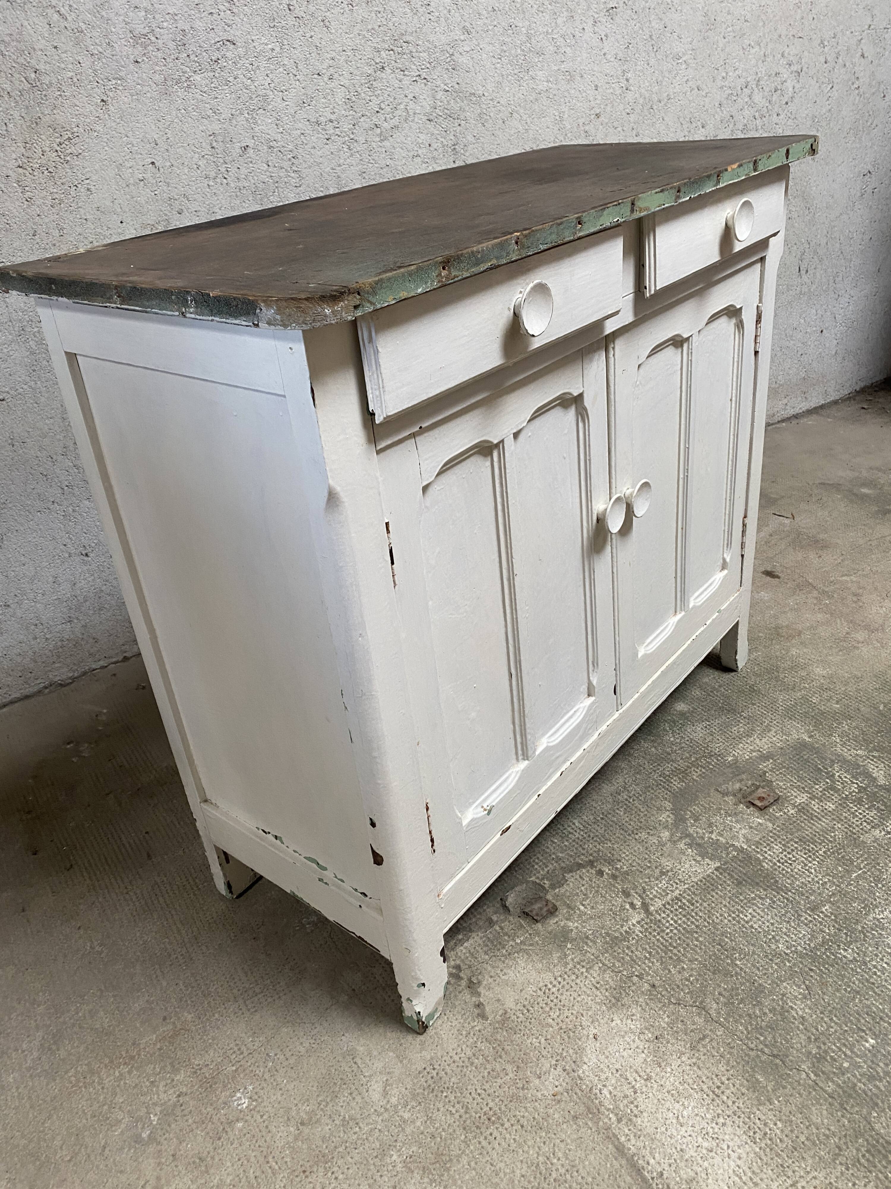 Parisian buffet to repaint