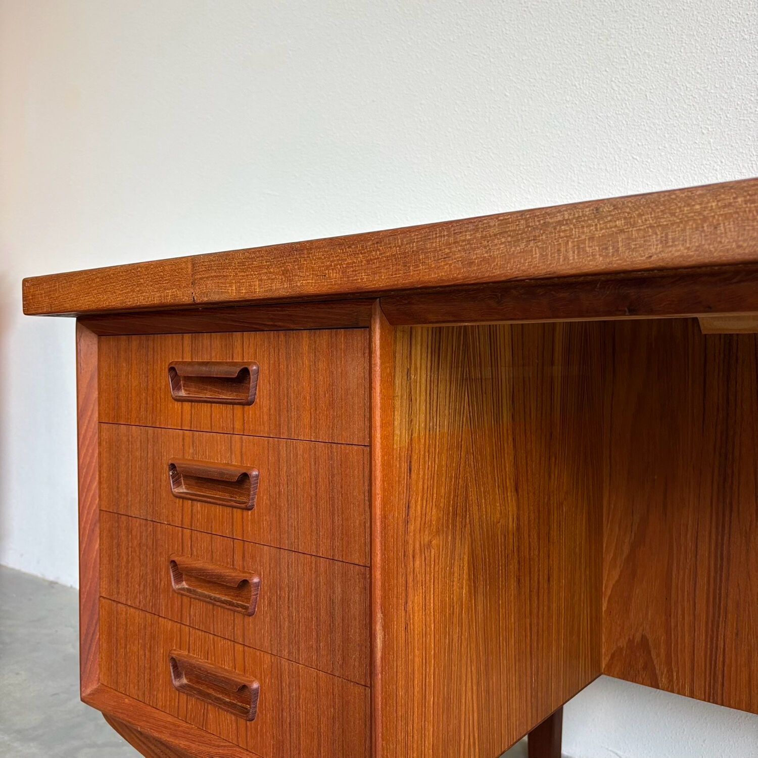 Big vintage Danish freestanding desk in teak