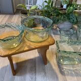 Pot moyen en verre à forme libre et organique