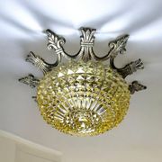 Grand lampadaire encastré de style Régence orné