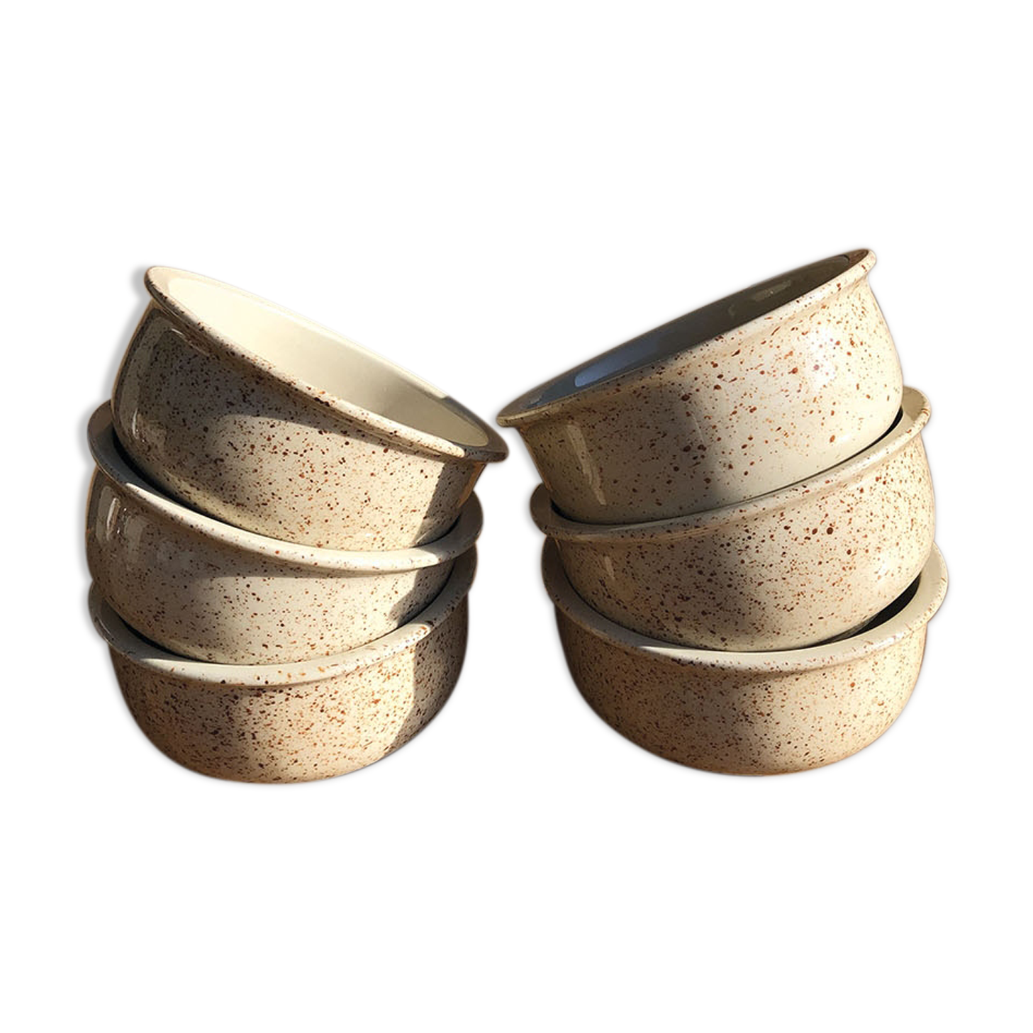Lot. 6 ceramic cups / ramekins