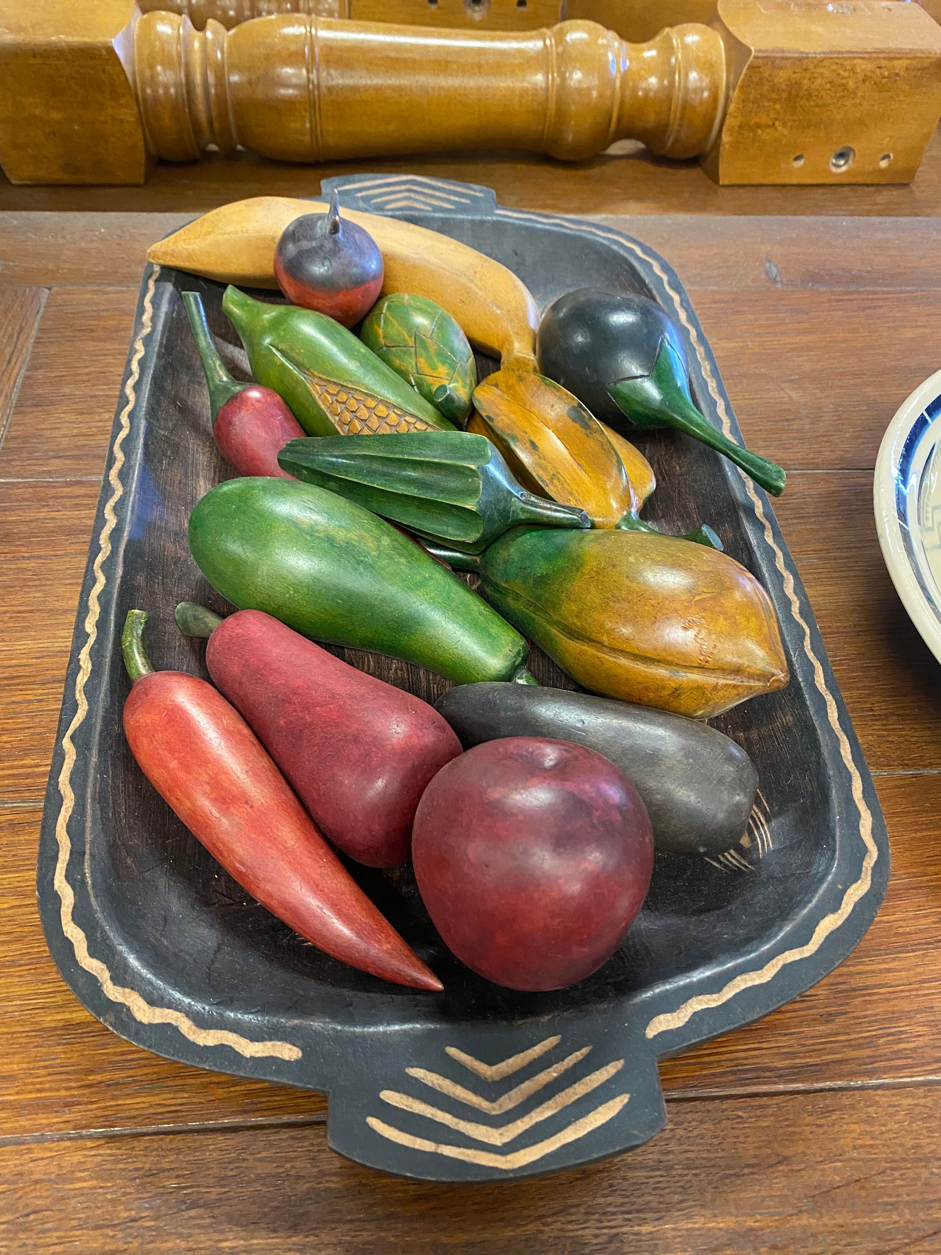 Plateau de fruits en bois
