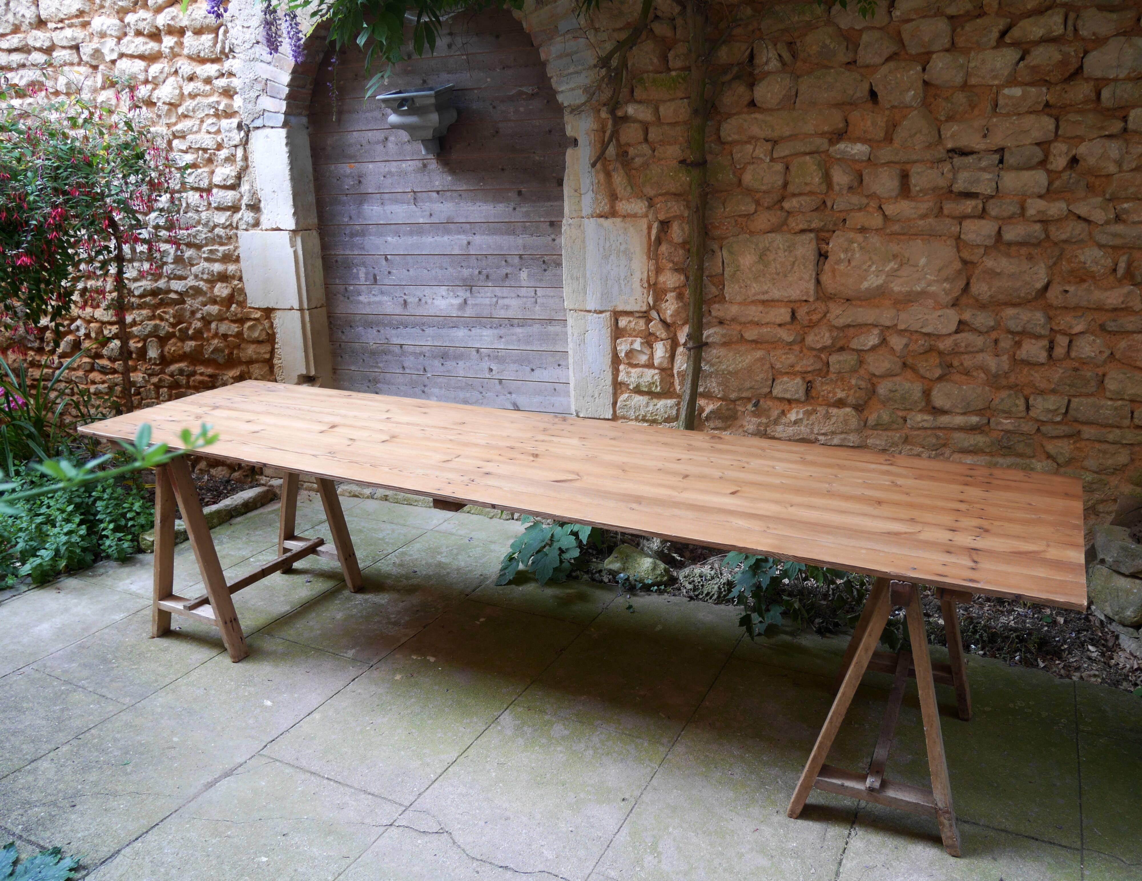 grande table de guinguette en bois sapin