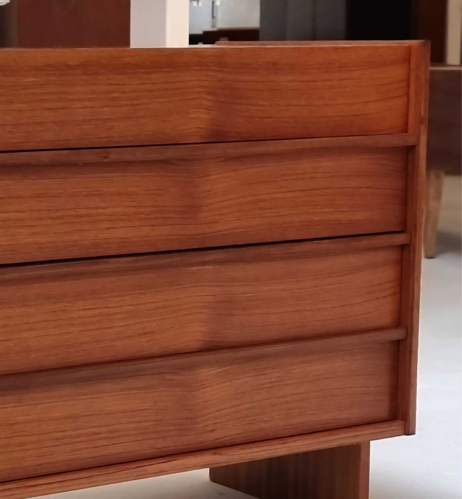 Mid-century chest of drawers