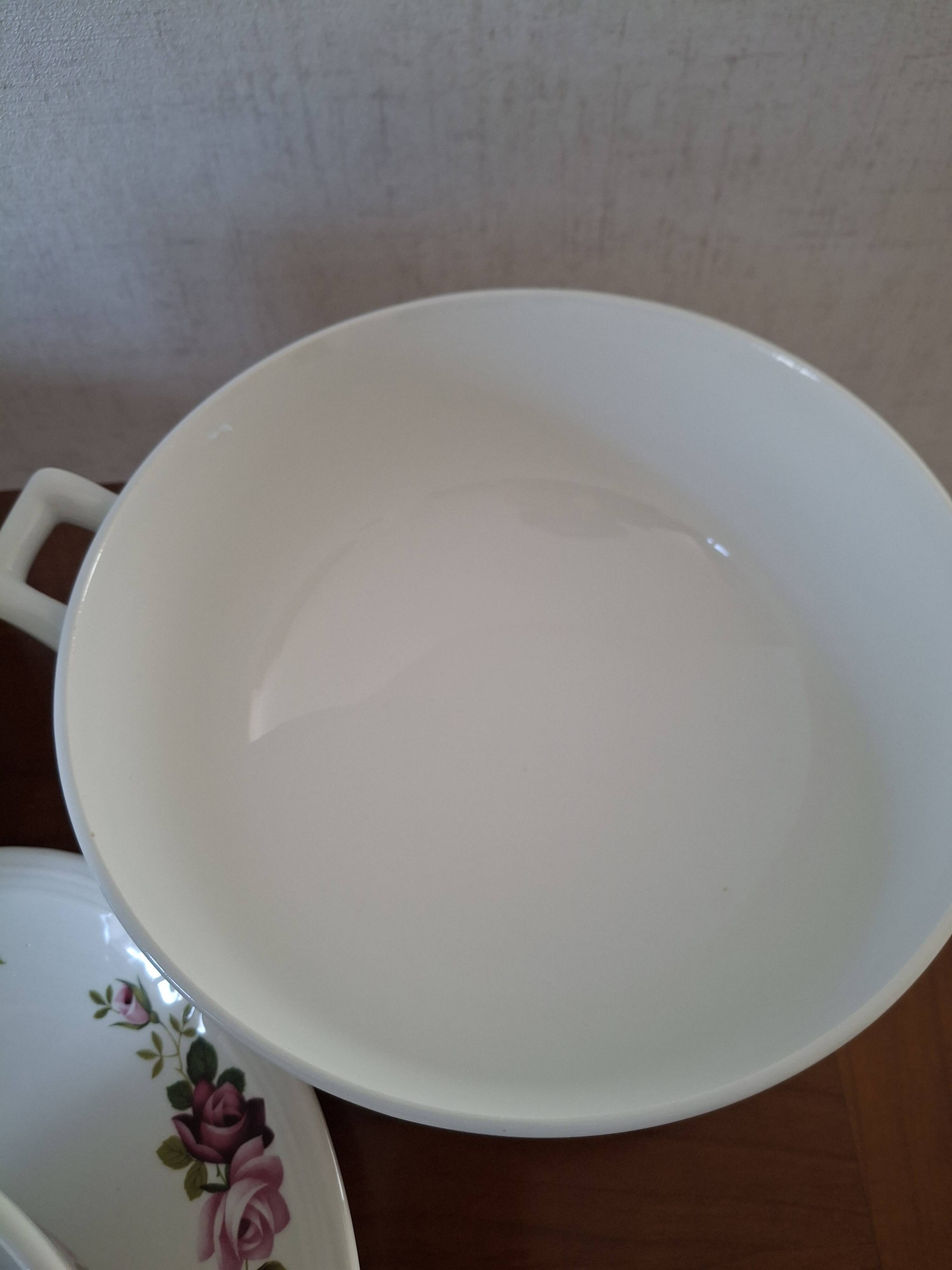 Vintage tableware service in Gien earthenware, "Champs" model with roses – An