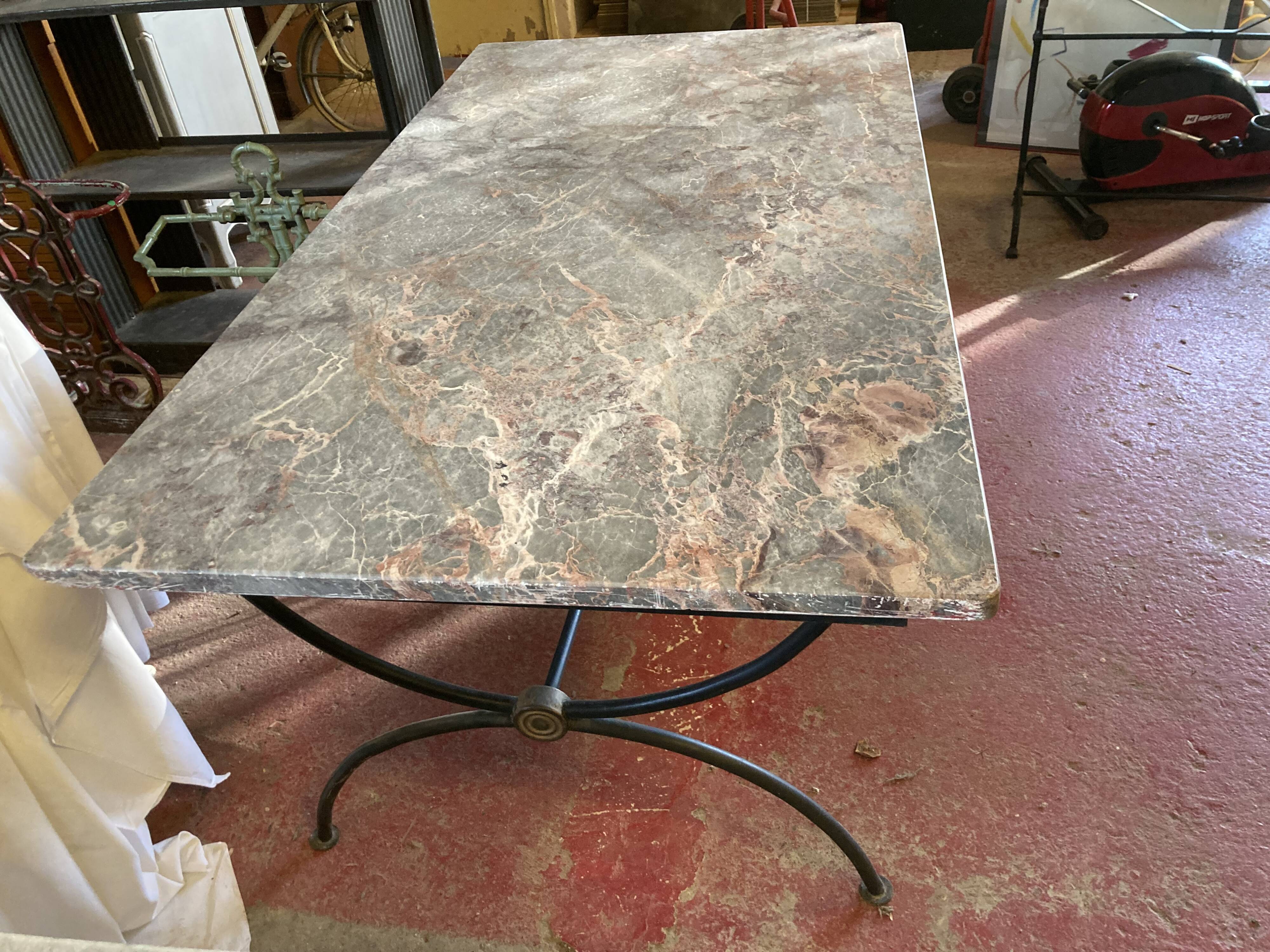 Table cast iron enamelled gold, top marble