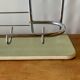 Grand portemanteau mural vintage en Formica vert et métal chromé