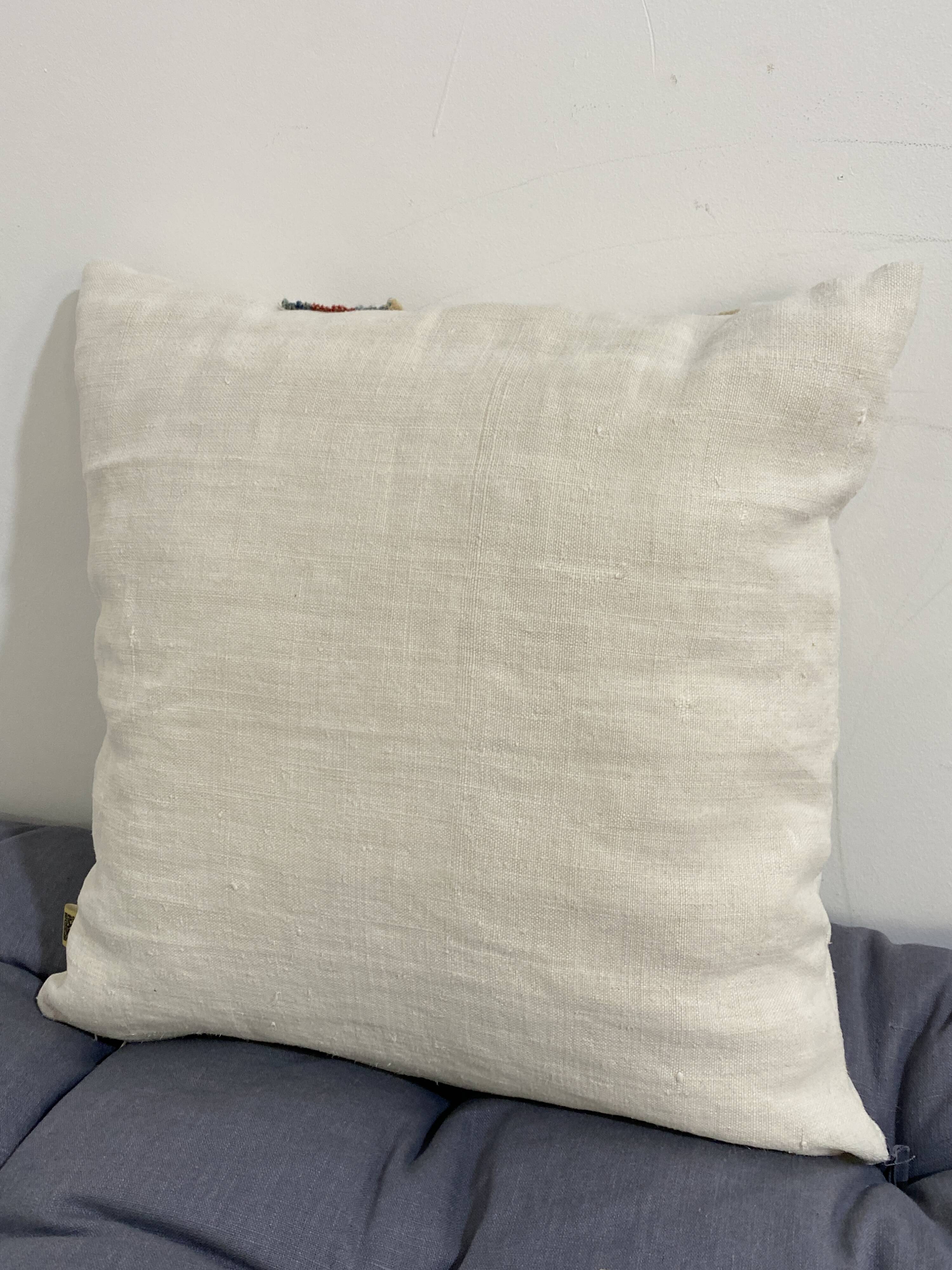 Square cushion in vintage fabric, Kilim style.