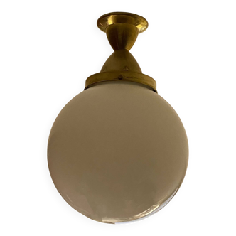 Suspension boule en verre opalin ancienne